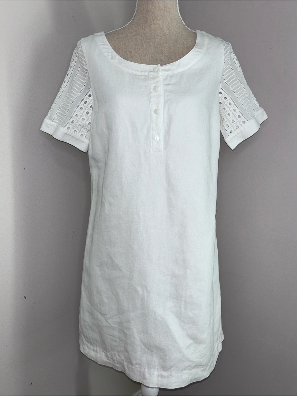 Vineyard Vines white cotton & linen eyelet short sleeve lined shift dress size 6